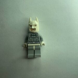 Lego DC Super Heroes Minifigure Arctic Batman From Set 76000 no cape
